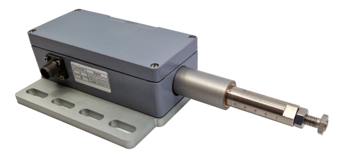 HEP-100 Housing Expansion Probe — MC-monitorin HEP-100 linear inductive housing expansion probe with integrated 4–20 mA transmitter for turbine casing monitoring